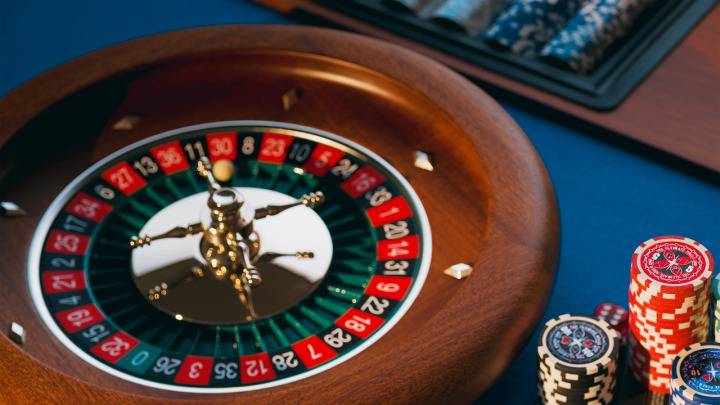 Live casino roulette table with chips at Adventplay Asean